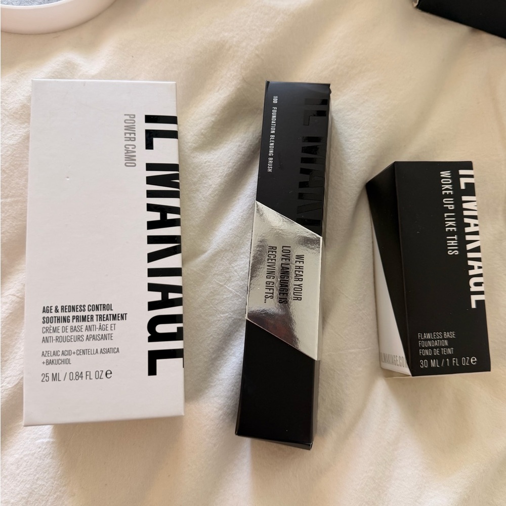IL MAKIAGE Flawless Base Foundation, Soothing Primer Treat & Blending Brush Set